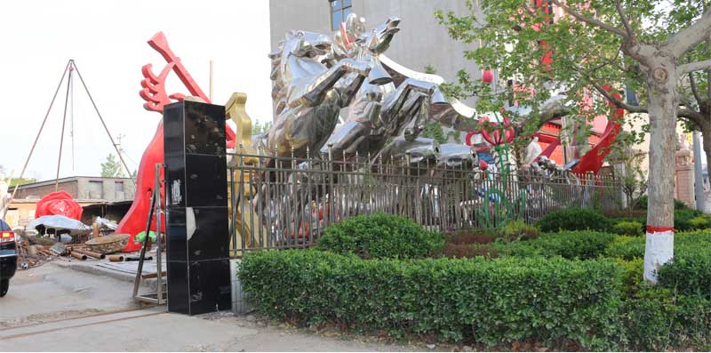 metal sculpture